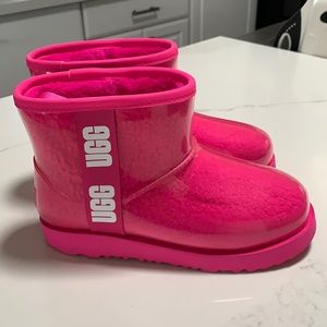 Brand new short UGG rain boot ☔️ girls